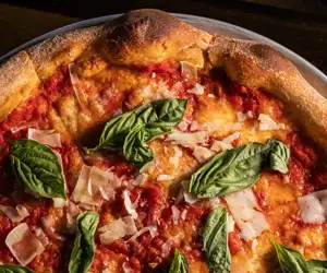 bolo pie pizza