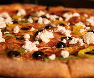 Eat Your Veggies Pizza