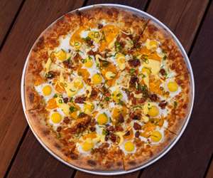 sunny side up pizza