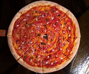 Marinara pizza